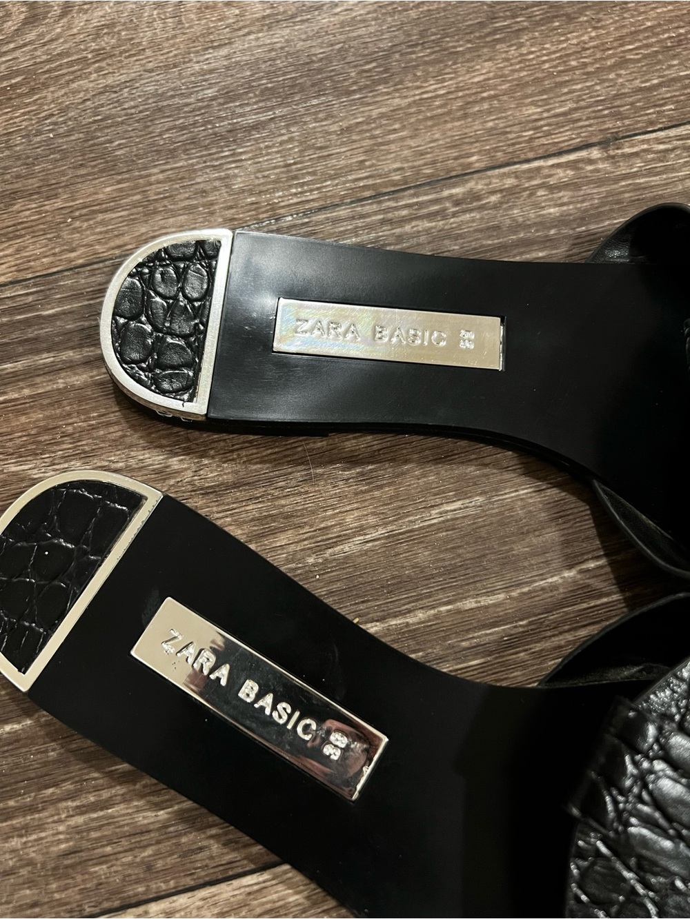ZARA Black Croc-Texture Leather Slide Sandals - Women's size EUR 39 or US 9 - Picture 2 of 8